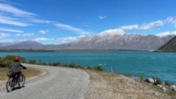 Spectacular South Island scenery on the Alps 2 Ocean Cycle Trail