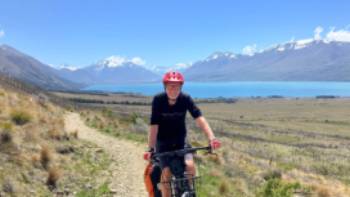 Climbing up from Lake Ohau to reach the highpoint