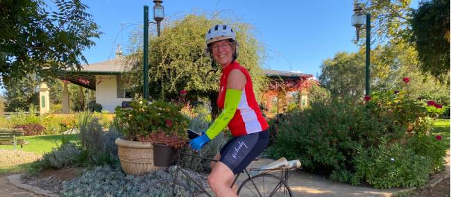 Cyclist artwork on the route between Gulgong and Dunedoo | Michele Eckersley